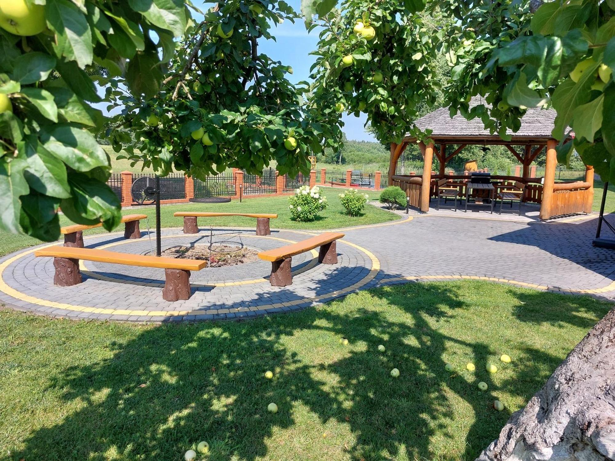 Agroturystyka Zubrowka Exteriör bild